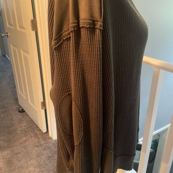 Free People we the free oversized thermal top xs - Picture 2 of 11